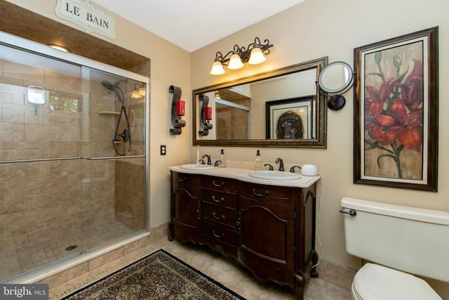 25 ACORN HILL DR, Voorhees, NJ 08043