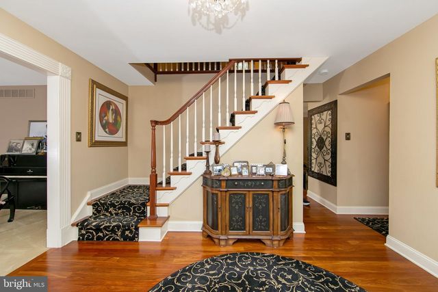 25 ACORN HILL DR, Voorhees, NJ 08043