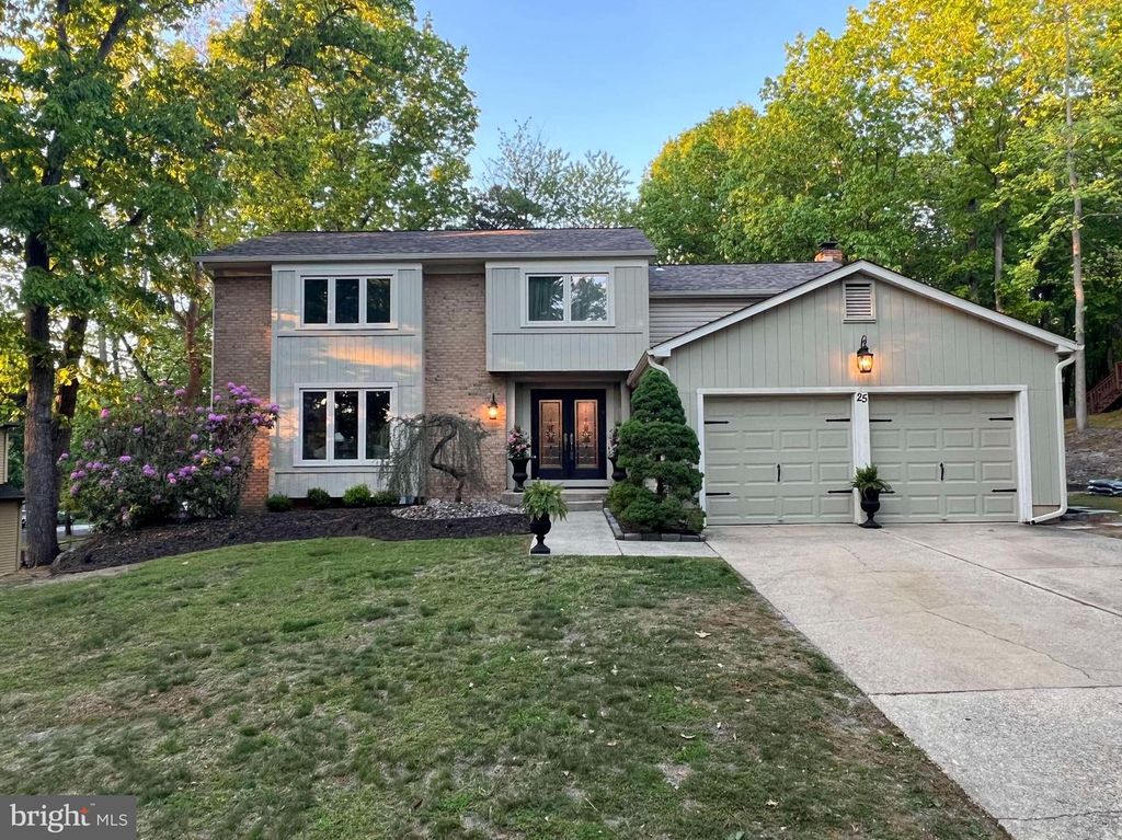 25 ACORN HILL DR, Voorhees, NJ 08043
