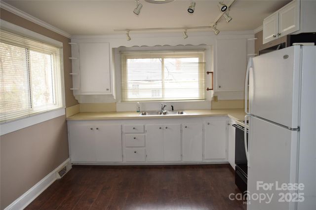 148 Brookwood Avenue, Concord, NC 28025