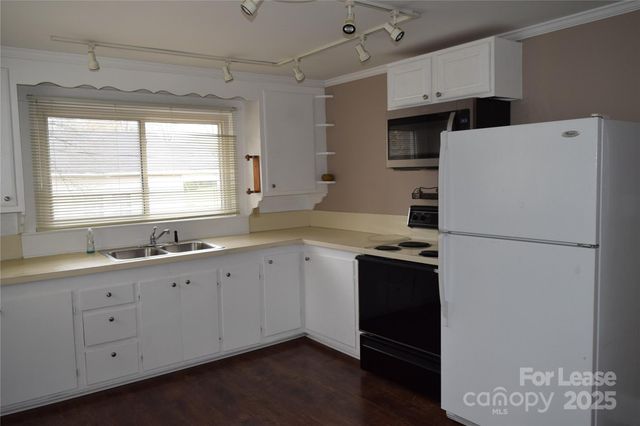 148 Brookwood Avenue, Concord, NC 28025