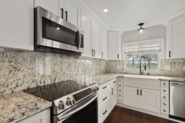 1525 W Vine St, Lodi, CA 95242