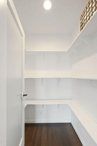 1525 W Vine St, Lodi, CA 95242