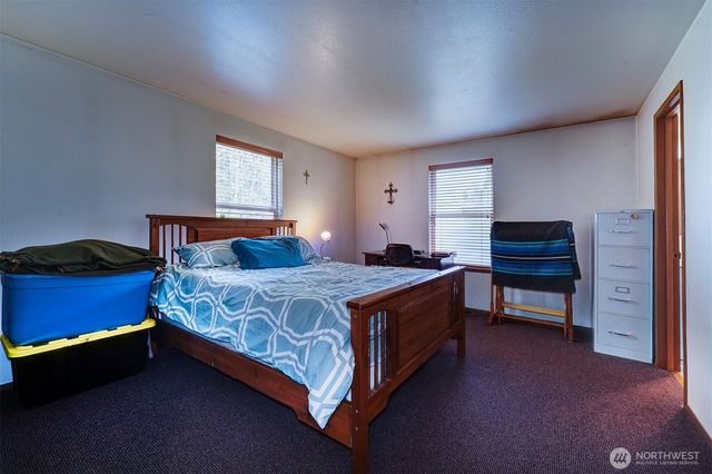 31481 Night Owl Avenue NE, Kingston, WA 98346