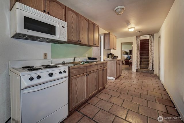 31481 Night Owl Avenue NE, Kingston, WA 98346