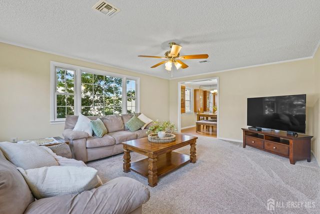 191 Malden Lane N, Monroe, NJ 08831