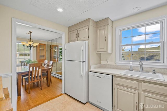 191 Malden Lane N, Monroe, NJ 08831