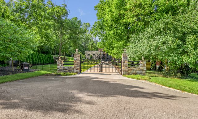 916 Bravington Way, Lexington, KY 40503