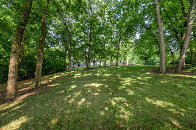 916 Bravington Way, Lexington, KY 40503