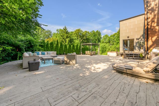 916 Bravington Way, Lexington, KY 40503