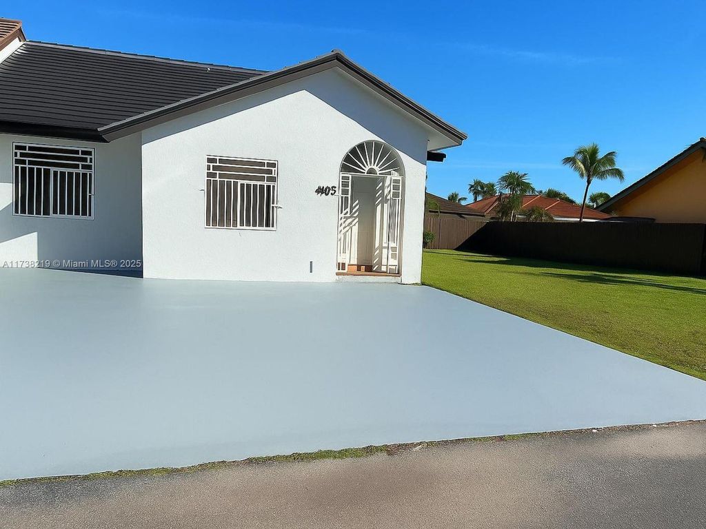 4903 SW 144th Ct -, Miami, FL 33175