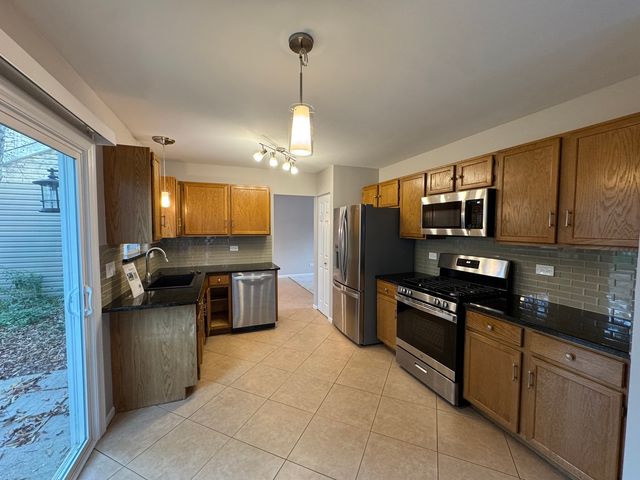 1109 Blackburn Drive, Grayslake, IL 60030