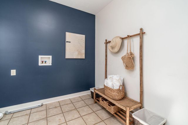 8366 Marwithe Place, New Albany, OH 43054