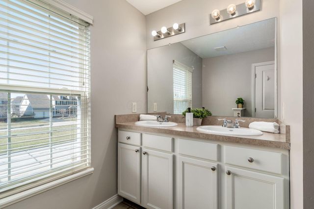 8366 Marwithe Place, New Albany, OH 43054