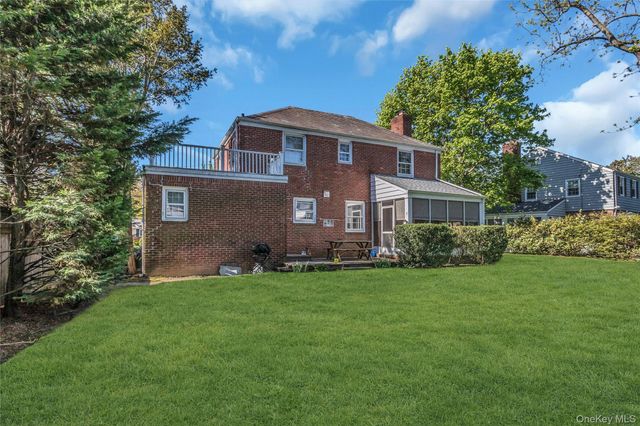 231 Sydney Avenue, Malverne, NY 11565