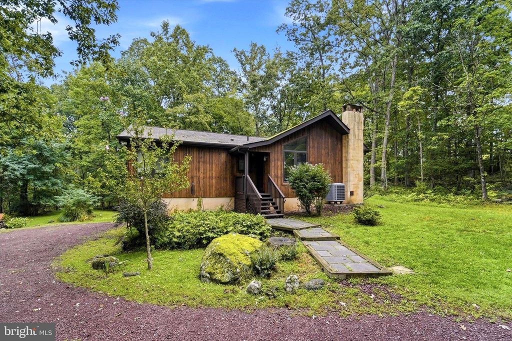 536 SPRING MOUNT RD, SCHWENKSVILLE, PA 19473 — photo 2