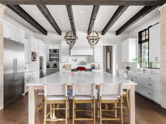 611 Casasanta TRL, Lakeway, TX 78738