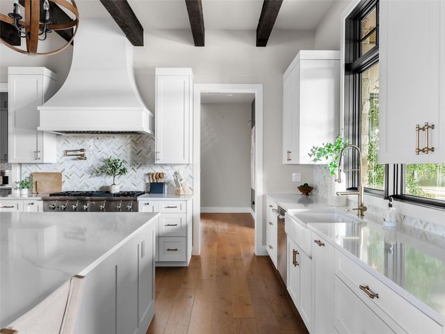 611 Casasanta TRL, Lakeway, TX 78738