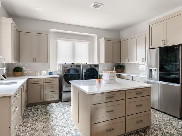 611 Casasanta TRL, Lakeway, TX 78738