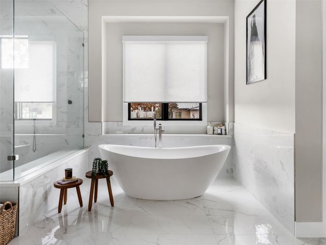 611 Casasanta TRL, Lakeway, TX 78738