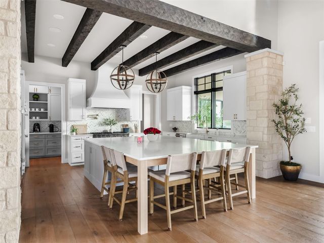 611 Casasanta TRL, Lakeway, TX 78738