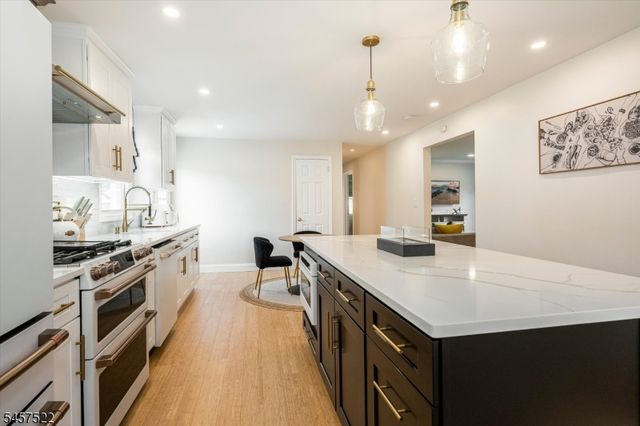 324 jackson ave, Scotch Plains Twp., NJ 07076