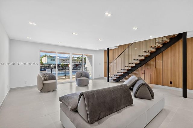 3830 NE 171st St, North Miami Beach, FL 33160