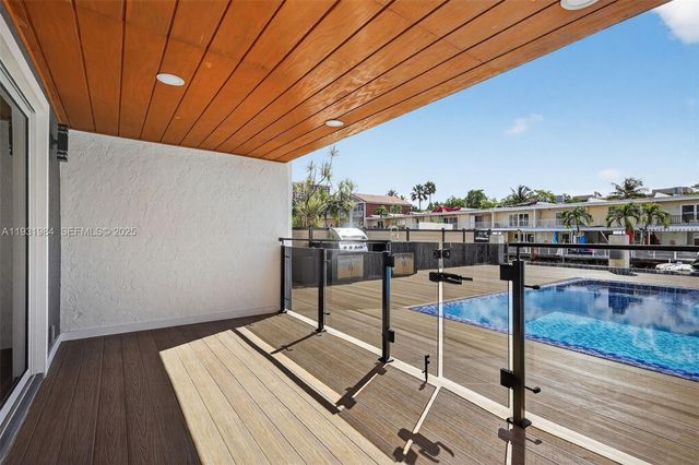 3830 NE 171st St, North Miami Beach, FL 33160