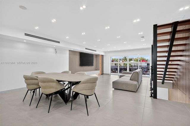 3830 NE 171st St, North Miami Beach, FL 33160