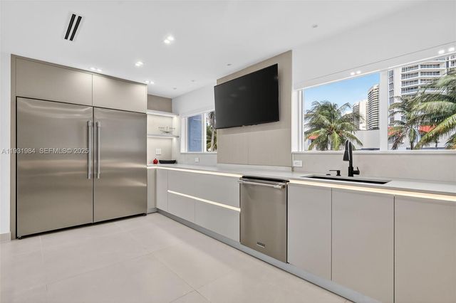 3830 NE 171st St, North Miami Beach, FL 33160