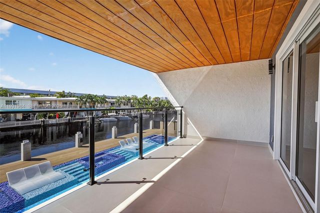 3830 NE 171st St, North Miami Beach, FL 33160