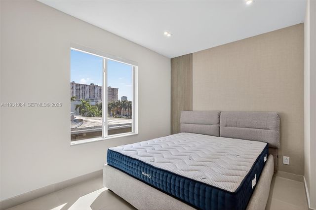 3830 NE 171st St, North Miami Beach, FL 33160