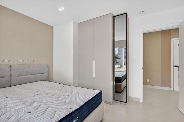 3830 NE 171st St, North Miami Beach, FL 33160