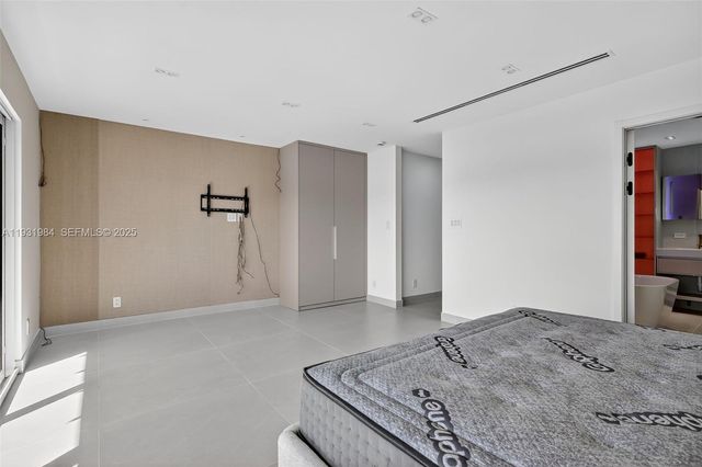 3830 NE 171st St, North Miami Beach, FL 33160