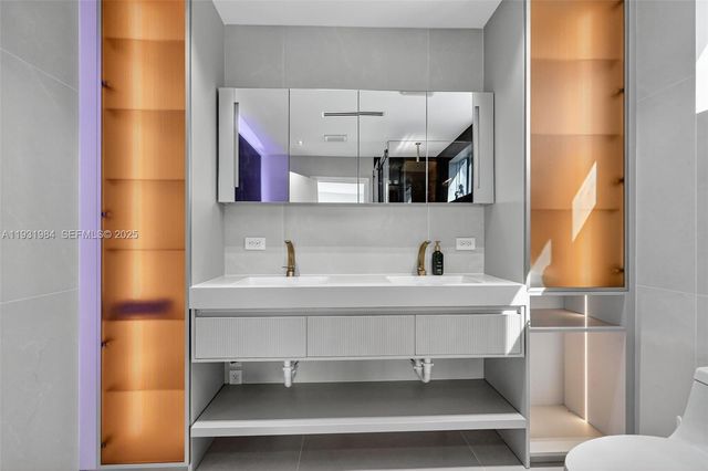 3830 NE 171st St, North Miami Beach, FL 33160