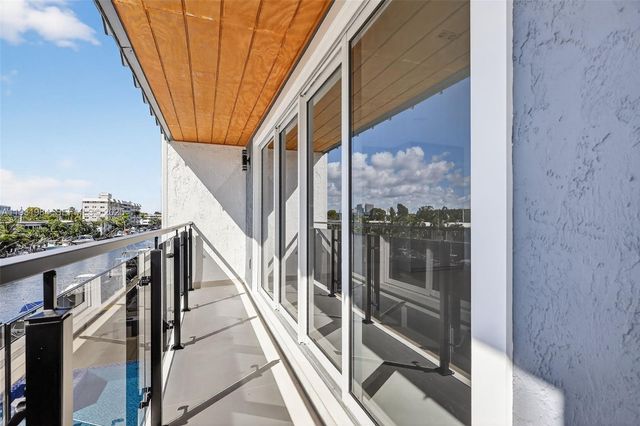 3830 NE 171st St, North Miami Beach, FL 33160