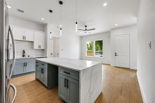 4815 Cruse Rd A, Houston, TX 77016