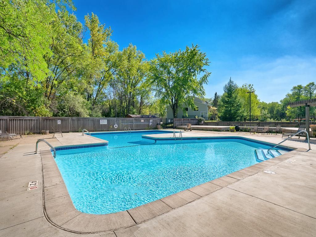 4954 Grenwich Trail N, Oakdale, MN 55128 — photo 4