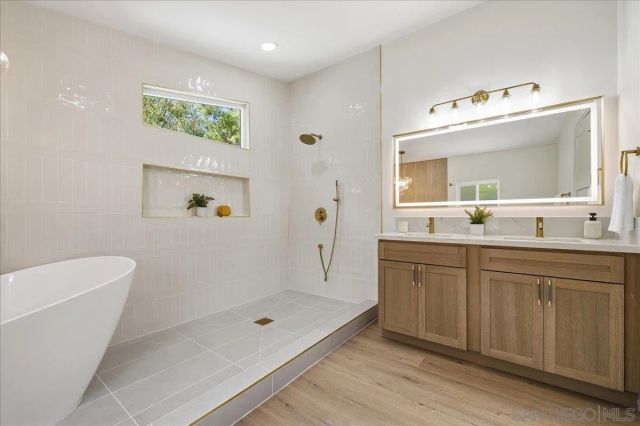 2306 Bryant, Carlsbad, CA 92008