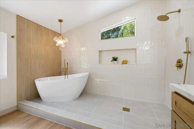 2306 Bryant, Carlsbad, CA 92008