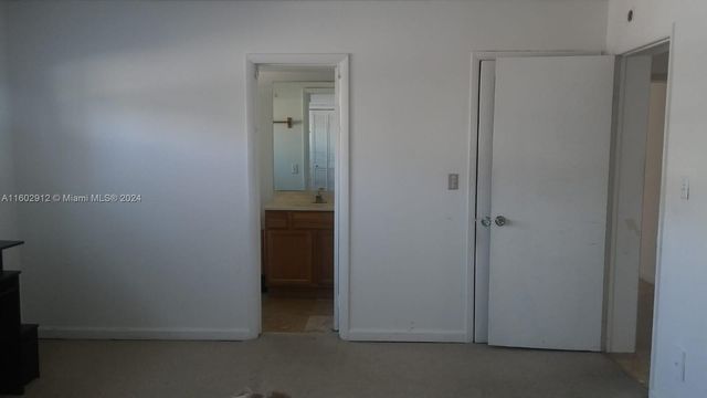 11855 NE 19th Dr 1, North Miami, FL 33181