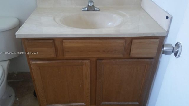 11855 NE 19th Dr 1, North Miami, FL 33181