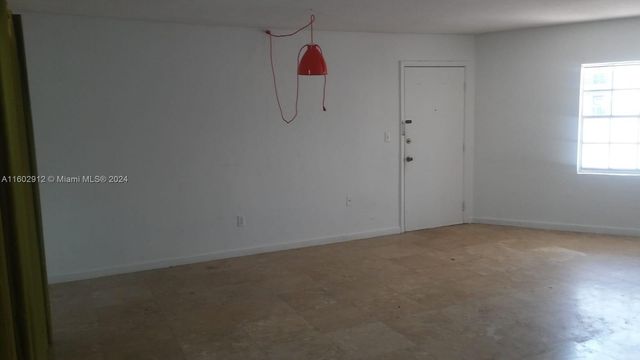 11855 NE 19th Dr 1, North Miami, FL 33181