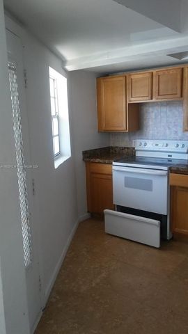 11855 NE 19th Dr 1, North Miami, FL 33181