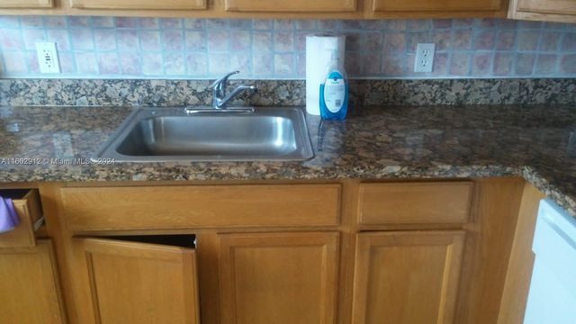 11855 NE 19th Dr 1, North Miami, FL 33181