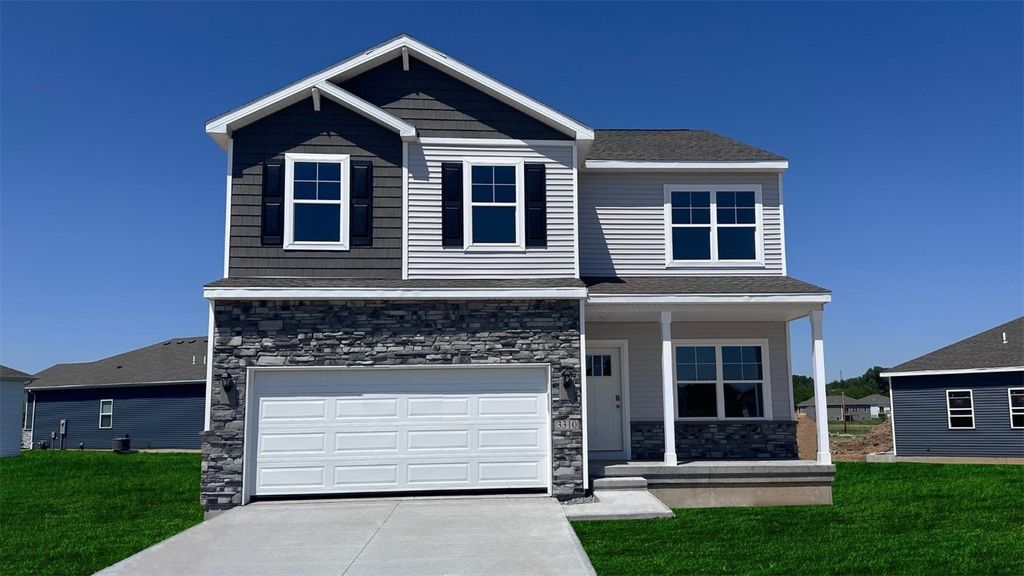 2841 Mary Drive, Hiawatha, IA 52233