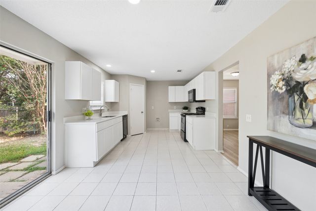 7020 Glenshire Drive, Arlington, TX 76002