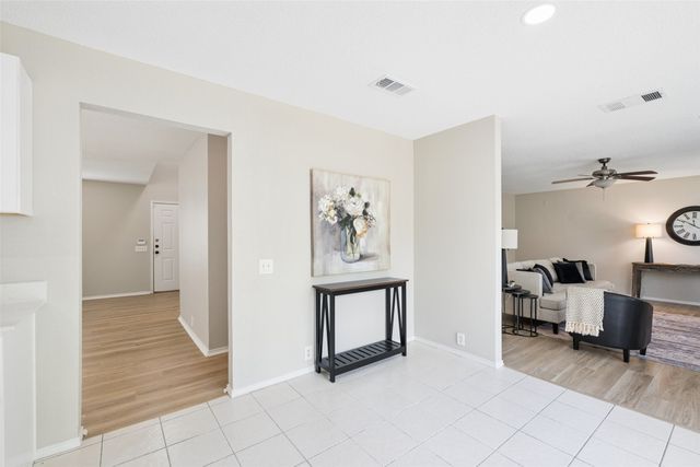 7020 Glenshire Drive, Arlington, TX 76002