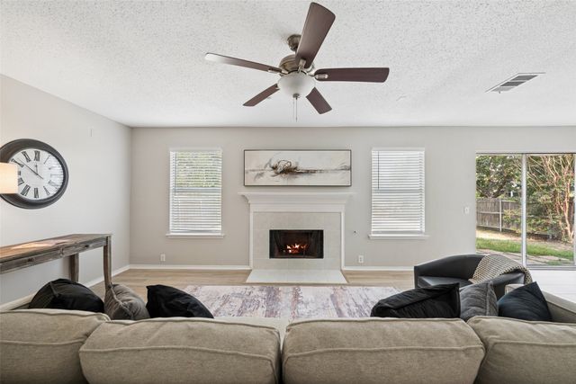 7020 Glenshire Drive, Arlington, TX 76002