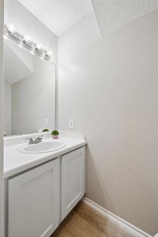 7020 Glenshire Drive, Arlington, TX 76002